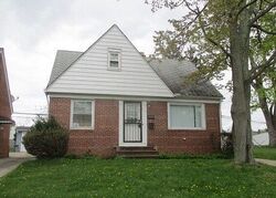 Pre-foreclosure in  South Blvd Maple Heights, OH 44137