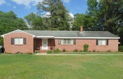 Pre-foreclosure in  Lakeview Dr Murfreesboro, NC 27855