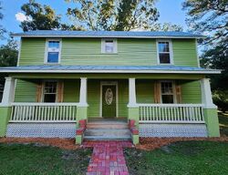 Pre-foreclosure in  Oaks Rd New Bern, NC 28560