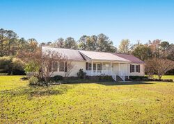Pre-foreclosure in  Oak Grove Rd Vanceboro, NC 28586