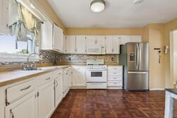 Pre-foreclosure in  Creamery Dr New Windsor, NY 12553