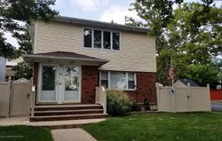 Pre-foreclosure in  Kelvin Ave Staten Island, NY 10306