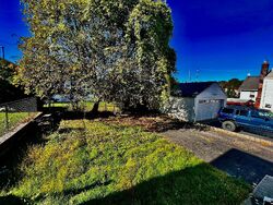 Pre-foreclosure in  Jessamine Ave Yonkers, NY 10701