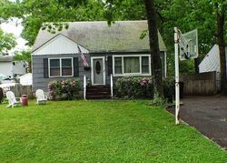 Pre-foreclosure in  W Oakdale St Bay Shore, NY 11706