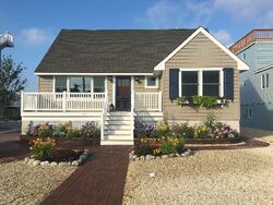 Pre-foreclosure in  N 11th St Beach Haven, NJ 08008