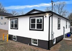 Pre-foreclosure in  Hurffville Rd Woodbury, NJ 08096