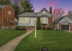 Pre-foreclosure in  Harvard Rd Linden, NJ 07036