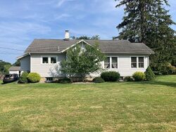 Pre-foreclosure in  Wolfhill Ave Oceanport, NJ 07757