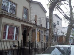Pre-foreclosure in  Garside St Newark, NJ 07104