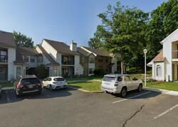  Harbor Club Dr, Parlin NJ
