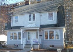 Pre-foreclosure in  Summit Ave Hackensack, NJ 07601