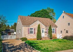 Pre-foreclosure in  COOLIDGE AVE Parlin, NJ 08859