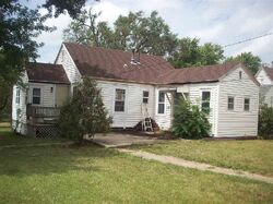 Pre-foreclosure in  G St Fairbury, NE 68352