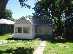 Pre-foreclosure in  S Hardy Ave Independence, MO 64053