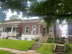 Pre-foreclosure in  Idaho Ave Saint Louis, MO 63111