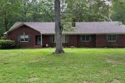 Pre-foreclosure Listing in Broad St BATESVILLE, MS 38606