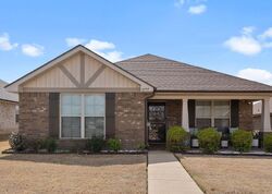 Pre-foreclosure in  Kimberly Dawn Dr Southaven, MS 38671