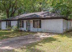 Pre-foreclosure in  Briarwood Dr Horn Lake, MS 38637