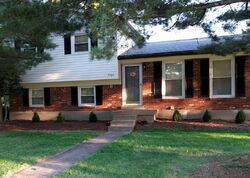 Pre-foreclosure in  Waltlee Rd Louisville, KY 40291