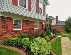 Pre-foreclosure in  Daverman Dr Louisville, KY 40228