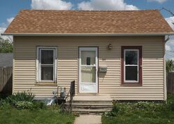 Pre-foreclosure in  Woodbury St Marshalltown, IA 50158