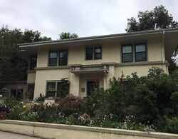 Pre-foreclosure in  24th St Sioux City, IA 51104