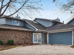Pre-foreclosure in  Piazza Cir Fort Wayne, IN 46804