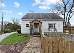 Pre-foreclosure in  E Till Rd Fort Wayne, IN 46825