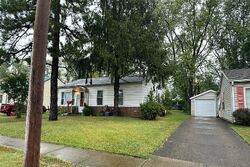 Pre-foreclosure in  Kensington Ave Evansville, IN 47710