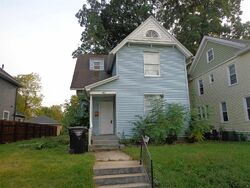 Pre-foreclosure in  California Ave South Bend, IN 46616