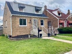 Pre-foreclosure in  Lathrop Ave Harvey, IL 60426