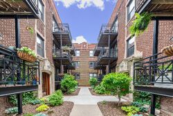  W Grace St S, Chicago IL