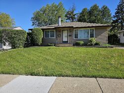 Pre-foreclosure in  W Grove Ave Waukegan, IL 60085