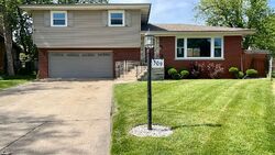 Pre-foreclosure in  Streamside Dr Harvey, IL 60426