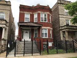Pre-foreclosure in  W Gladys Ave Chicago, IL 60624