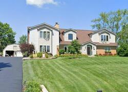 Pre-foreclosure in  Tennessee Ave Willowbrook, IL 60527