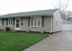 Pre-foreclosure in  Manor St Pekin, IL 61554