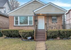 Pre-foreclosure in  Wadsworth Ave North Chicago, IL 60064