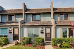 Pre-foreclosure in  Pheasant Ct Grayslake, IL 60030