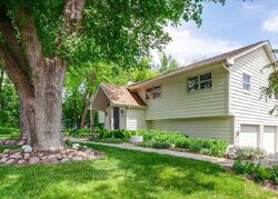 Pre-foreclosure in  Lake Shore Dr Cary, IL 60013