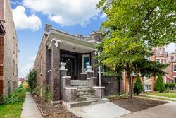 Pre-foreclosure in  S 57th Ct Cicero, IL 60804