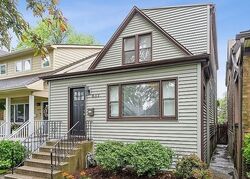 Pre-foreclosure in  N Lombard Ave Oak Park, IL 60302