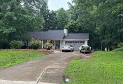 Pre-foreclosure in  Smokerise Ln Auburn, GA 30011