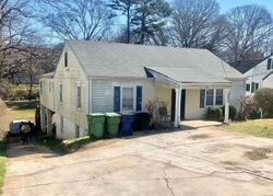 Pre-foreclosure in  Maynard Ter Se Atlanta, GA 30316