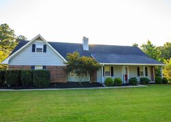  Chateau Dr, Fayetteville GA