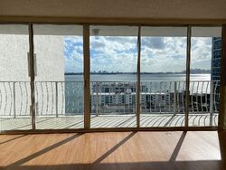  E Treasure Dr , Miami Beach FL