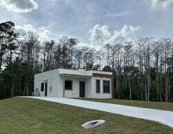 Pre-foreclosure in  Gramercy Rd Labelle, FL 33935