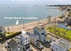 Pre-foreclosure in  Limewood Ave Branford, CT 06405