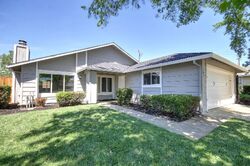 Pre-foreclosure in  Woodglade Ave Citrus Heights, CA 95621