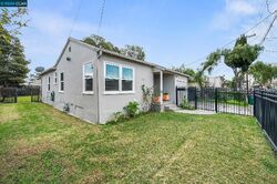Pre-foreclosure in  72nd Ave Oakland, CA 94621